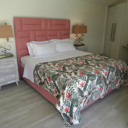 Bed & Breakfast Three Palms