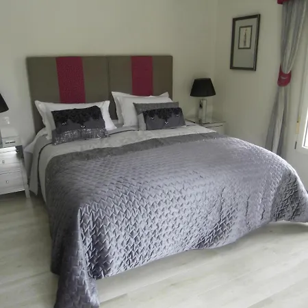 Three Palms Bed & Breakfast *