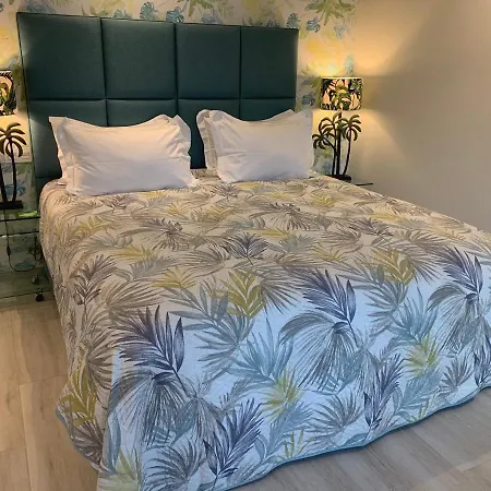 Bed & Breakfast Three Palms *
